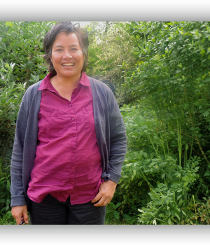 Dr. Ratna Saptari Dr. Ratna Saptari